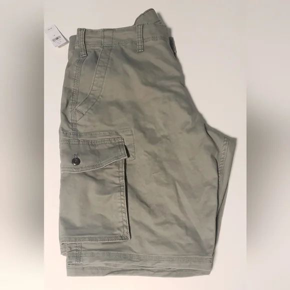 Gap khaki Cargo Shorts Mens - Picture 2 of 4